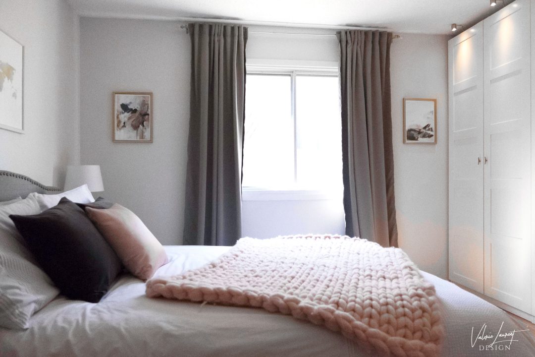Bedroom master giant knit blanket blush grey white